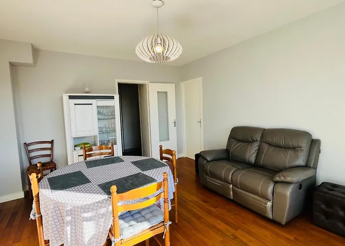 Апартаменты Le Centre Bourg, Situation Revee *